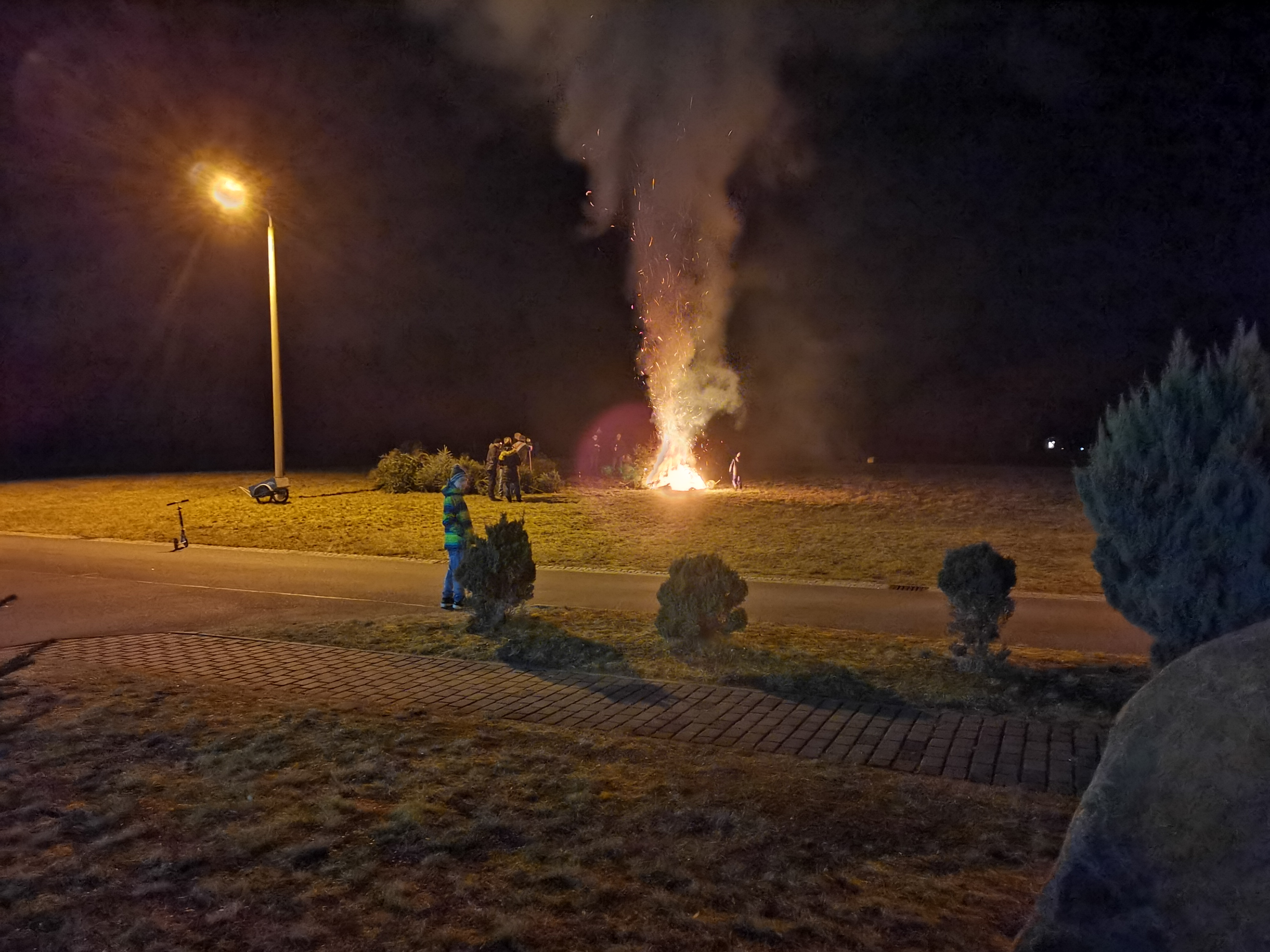 20 01 Neujahrsfeuer.jpg